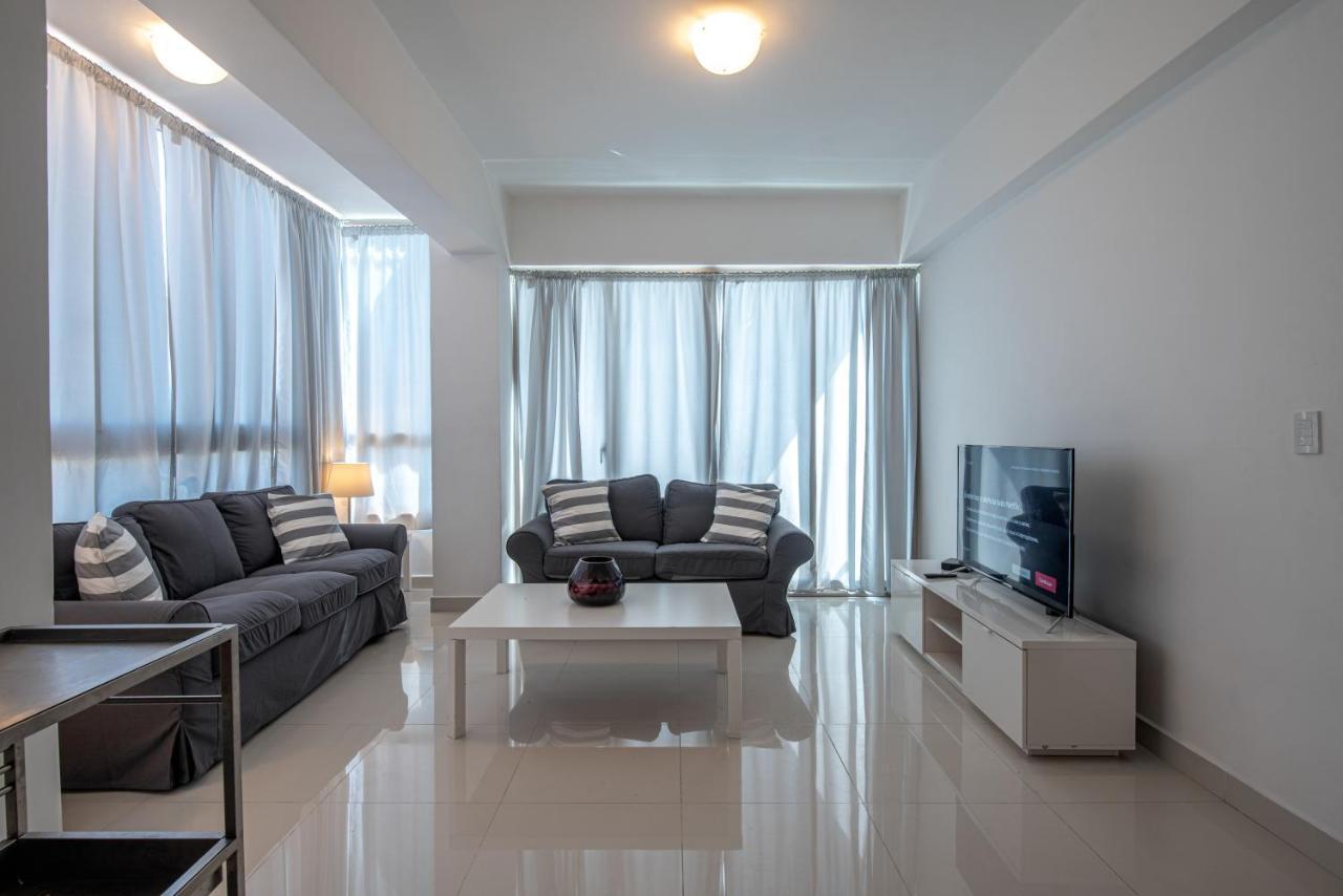 Escape Apartment, Balcony, Pool & Gym In La Julia * Santo Domingo