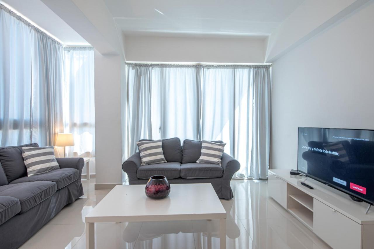 Escape Apartment, Balcony, Pool & Gym In La Julia Apartment Santo Domingo