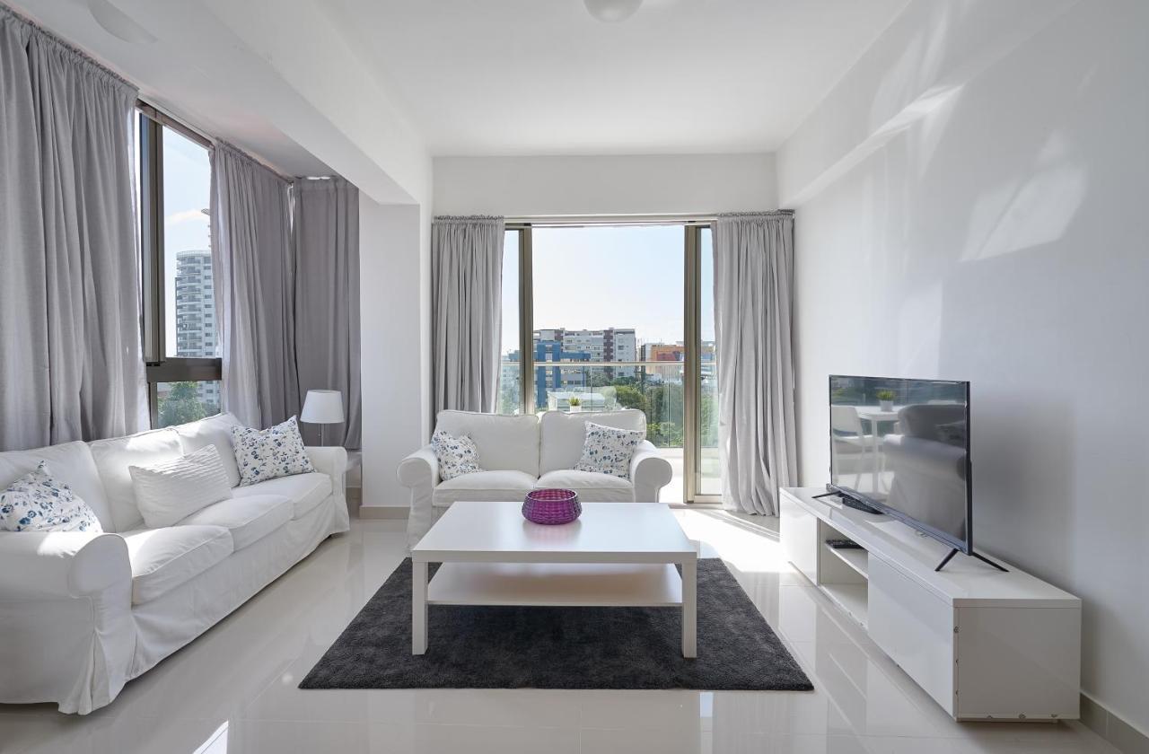 Escape Apartment, Balcony, Pool & Gym In La Julia Apartment