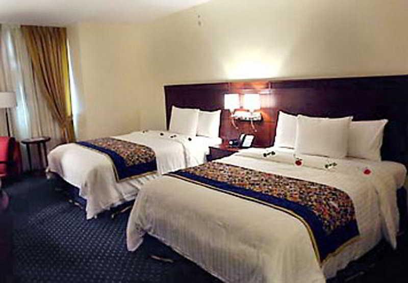 Hodelpa Garden Court Hotel 4*