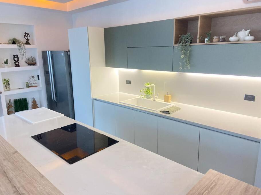 Marina Bay Apartment *