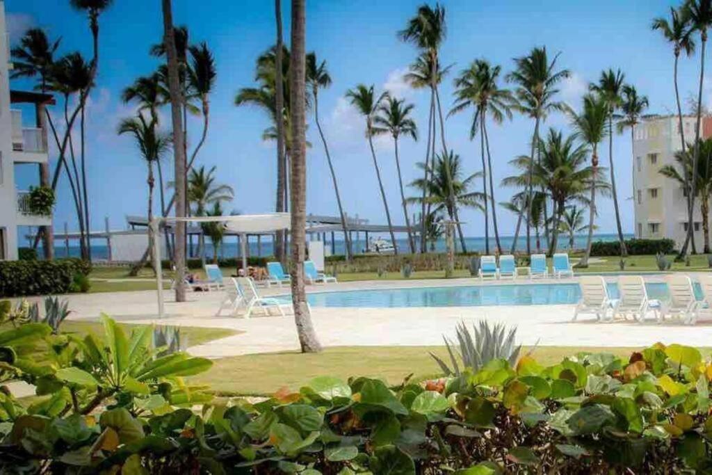 Pristine 4br Beachfront Getaway With Pool & Rooftop Apartment Punta Cana