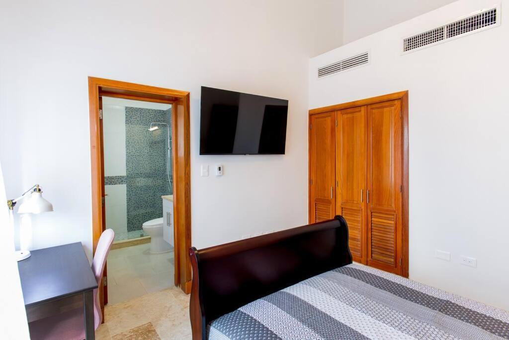 Pristine 4br Beachfront Getaway With Pool & Rooftop Apartment Punta Cana