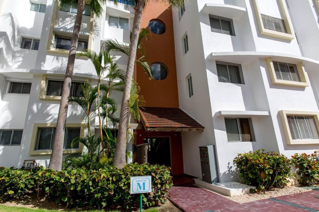Apartment Ocean Views & Private Beach! Luxury 4bdr Getaway *
