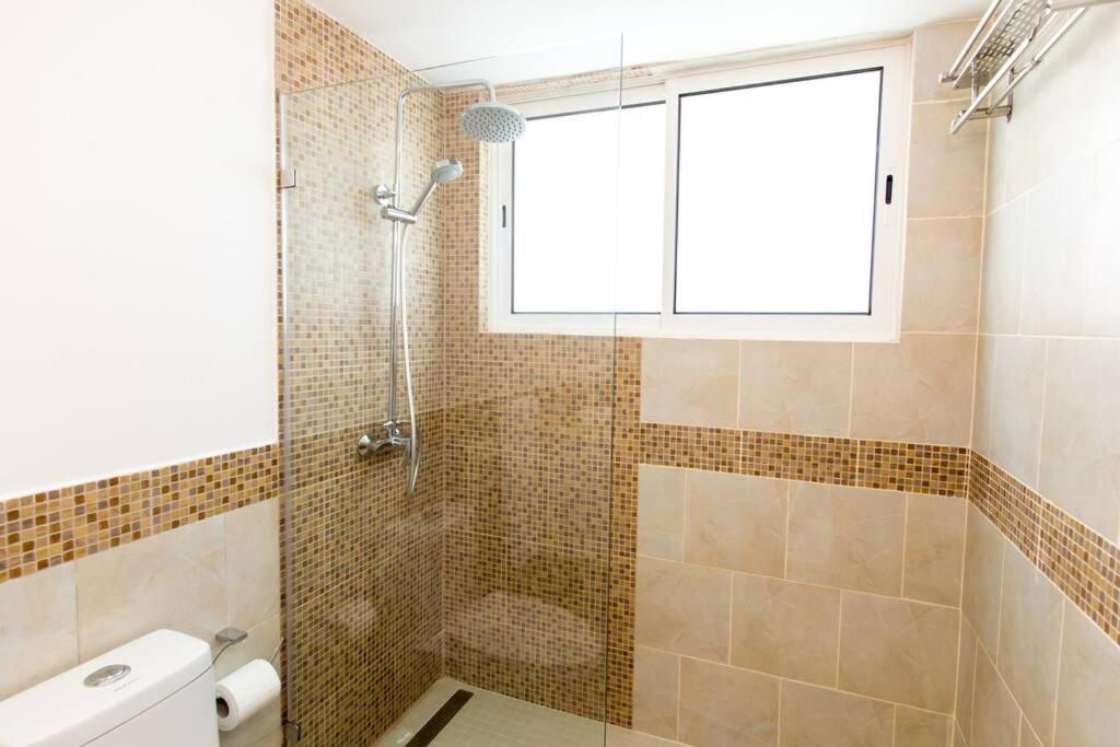 Apartment Pristine 4br Beachfront Getaway With Pool & Rooftop