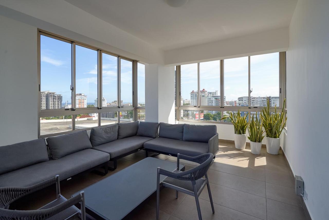 Escape Apartment, Balcony, Pool & Gym In La Julia * Santo Domingo