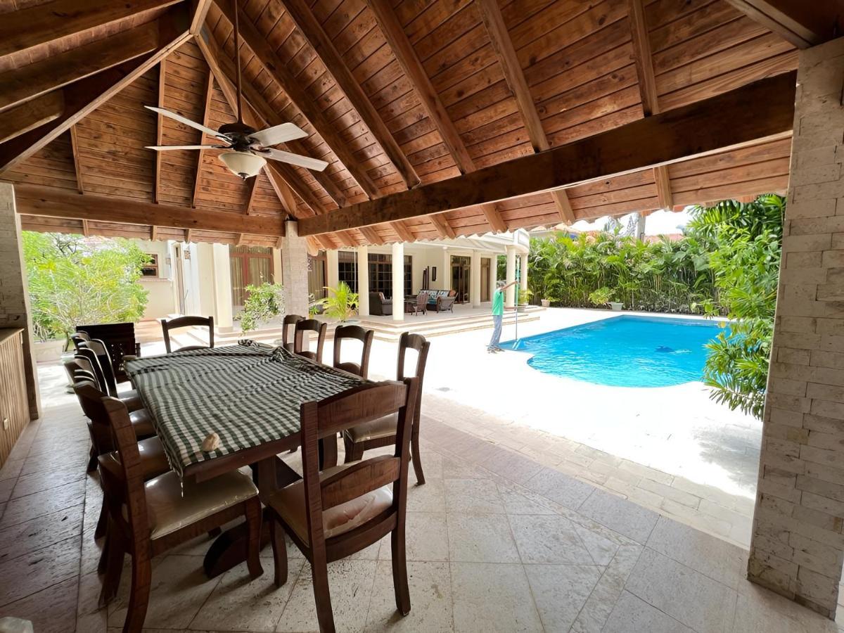 Villamorametro Villa *