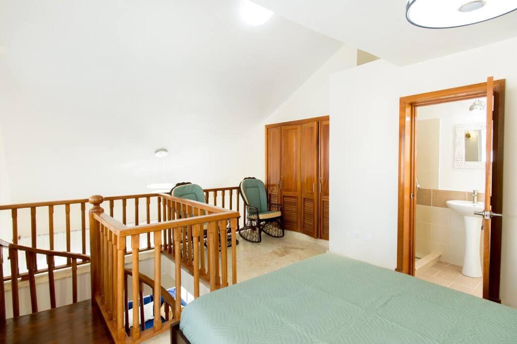 Pristine 4br Beachfront Getaway With Pool & Rooftop Punta Cana