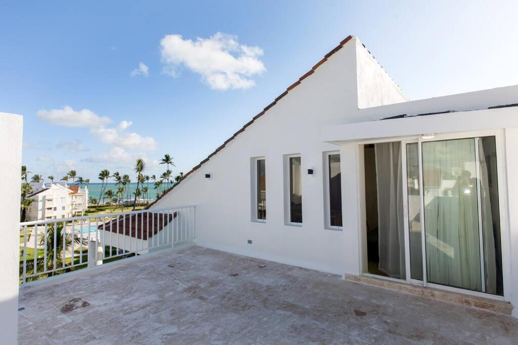 Pristine 4br Beachfront Getaway With Pool & Rooftop * Punta Cana