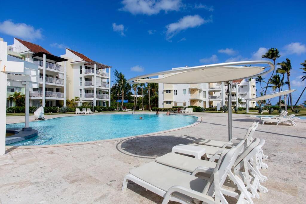 Apartment Ocean Views & Private Beach! Luxury 4bdr Getaway