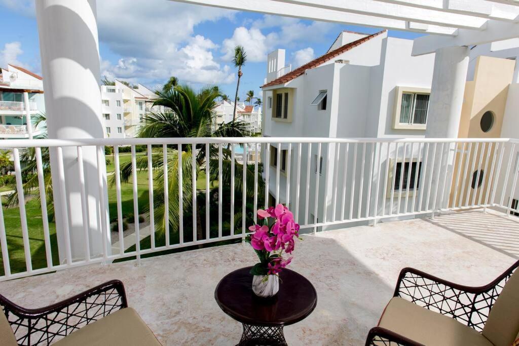 Ocean Views & Private Beach! Luxury 4bdr Getaway Apartment Punta Cana