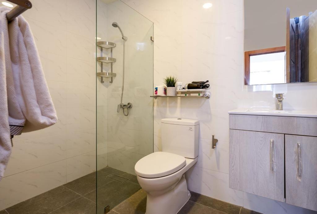 Escape Apartment, Balcony, Pool & Gym In La Julia Apartment