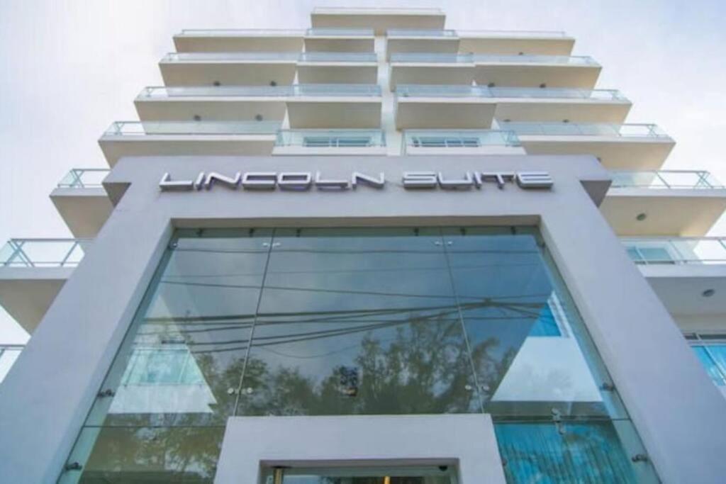 Lincoln Apartment