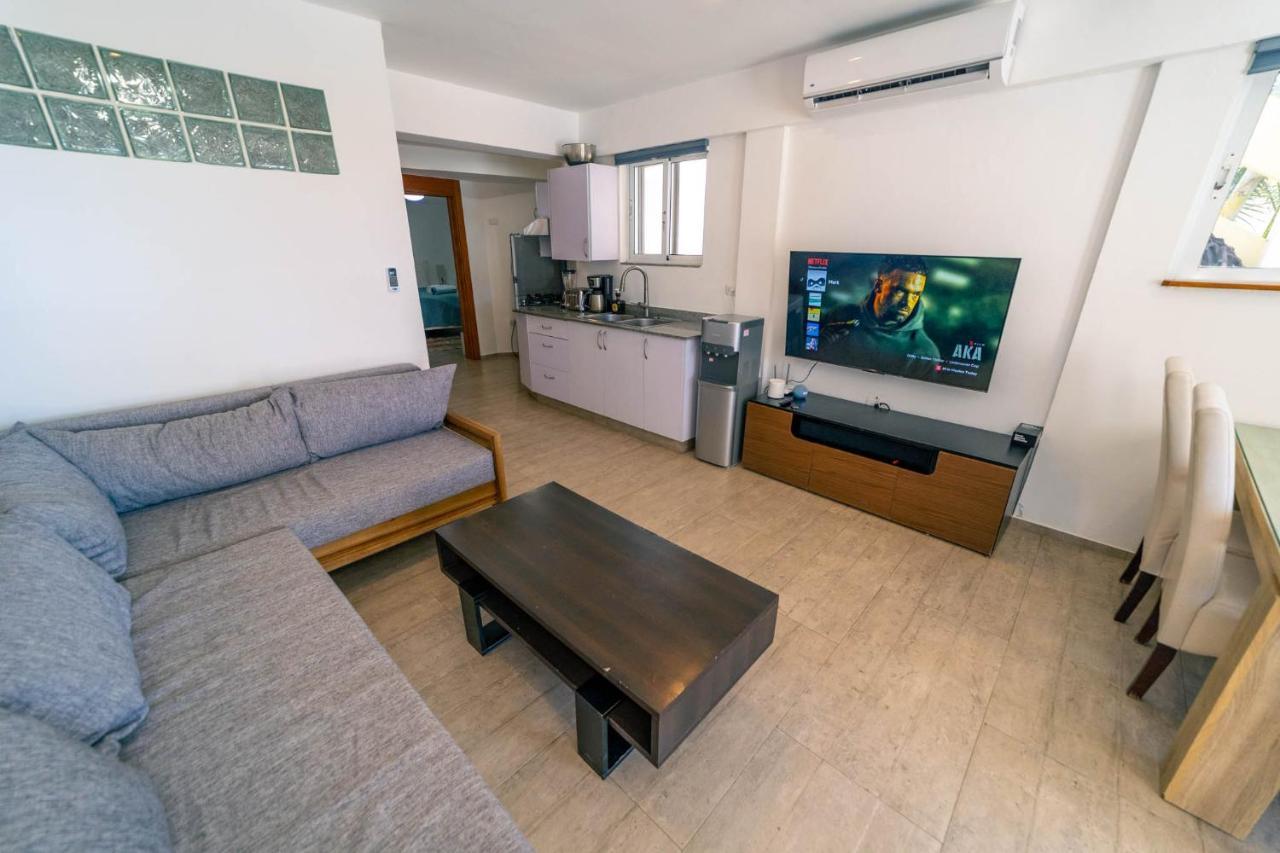 Apartment Kite Oceanfront 1st Row Two Bedrooms And Patio