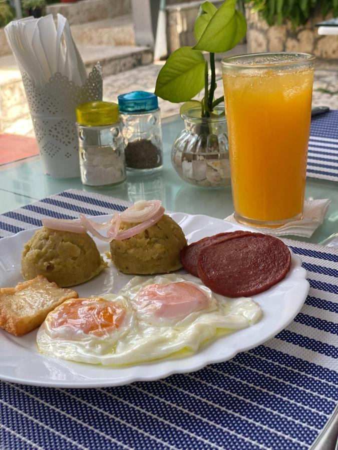 Neptuno Refugio Hotel 3*