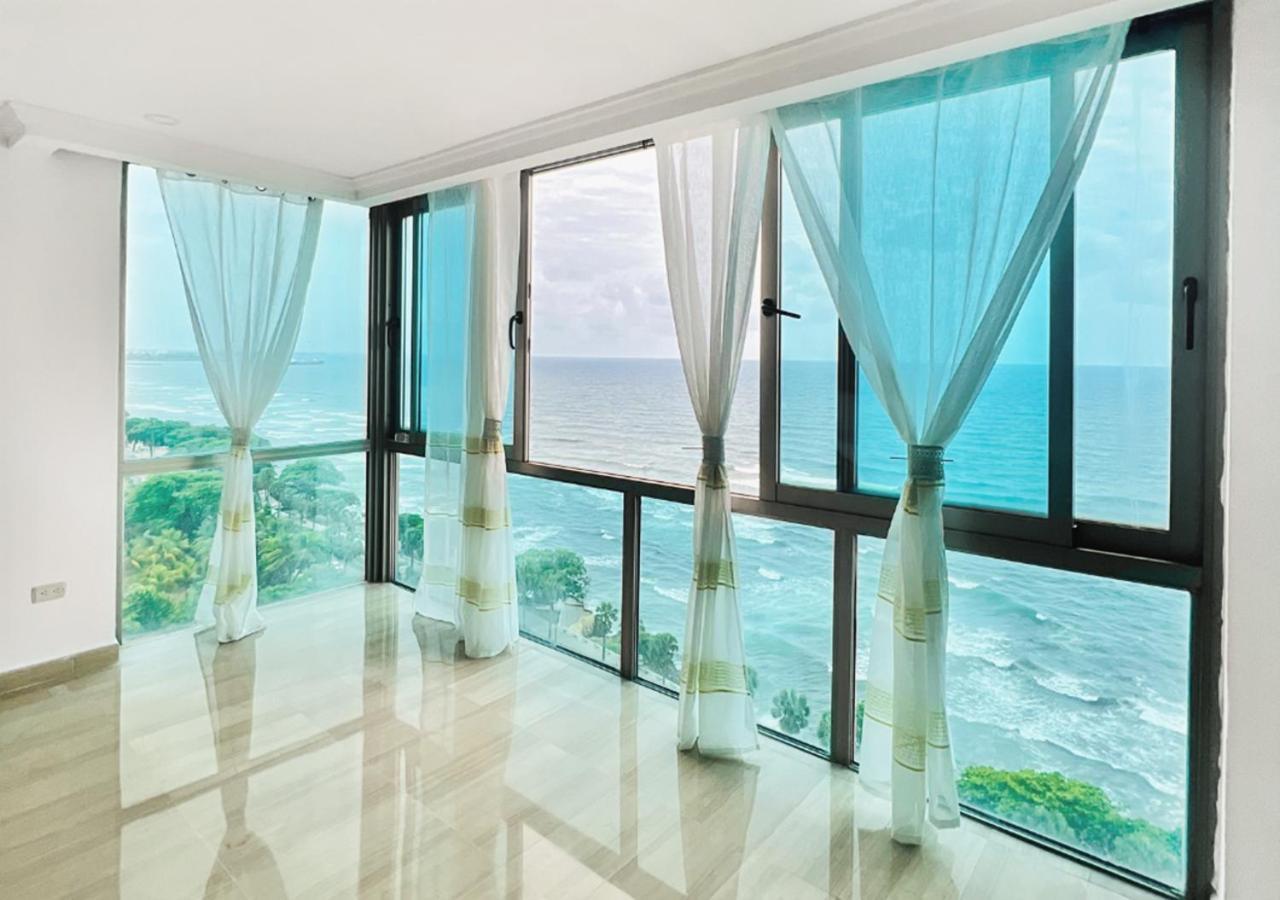 Exclusive 3 Bdr, Gym & Pool, Seaview, Luxury Tower