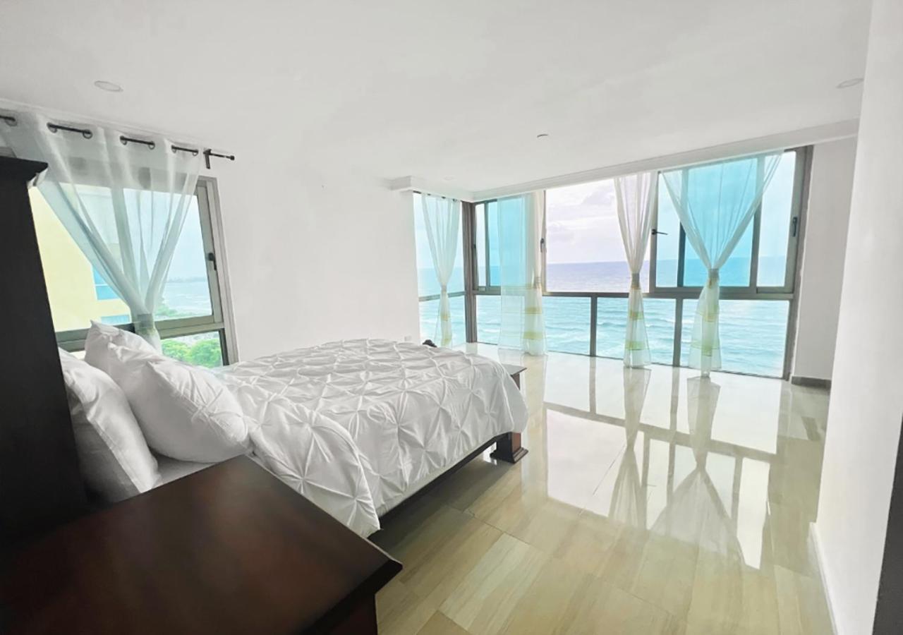 Exclusive 3 Bdr, Gym & Pool, Seaview, Luxury Tower Santo Domingo