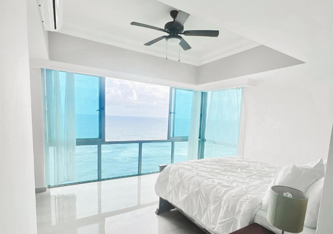 Exclusive 3 Bdr, Gym & Pool, Seaview, Luxury Tower * Santo Domingo
