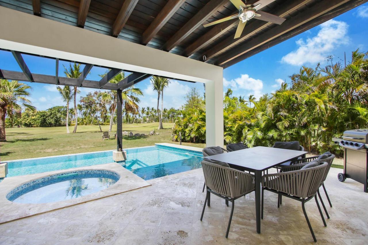 Stunning 3-bedroom With Pool, Jacuzzi And Maid Near Bavaro Villa *