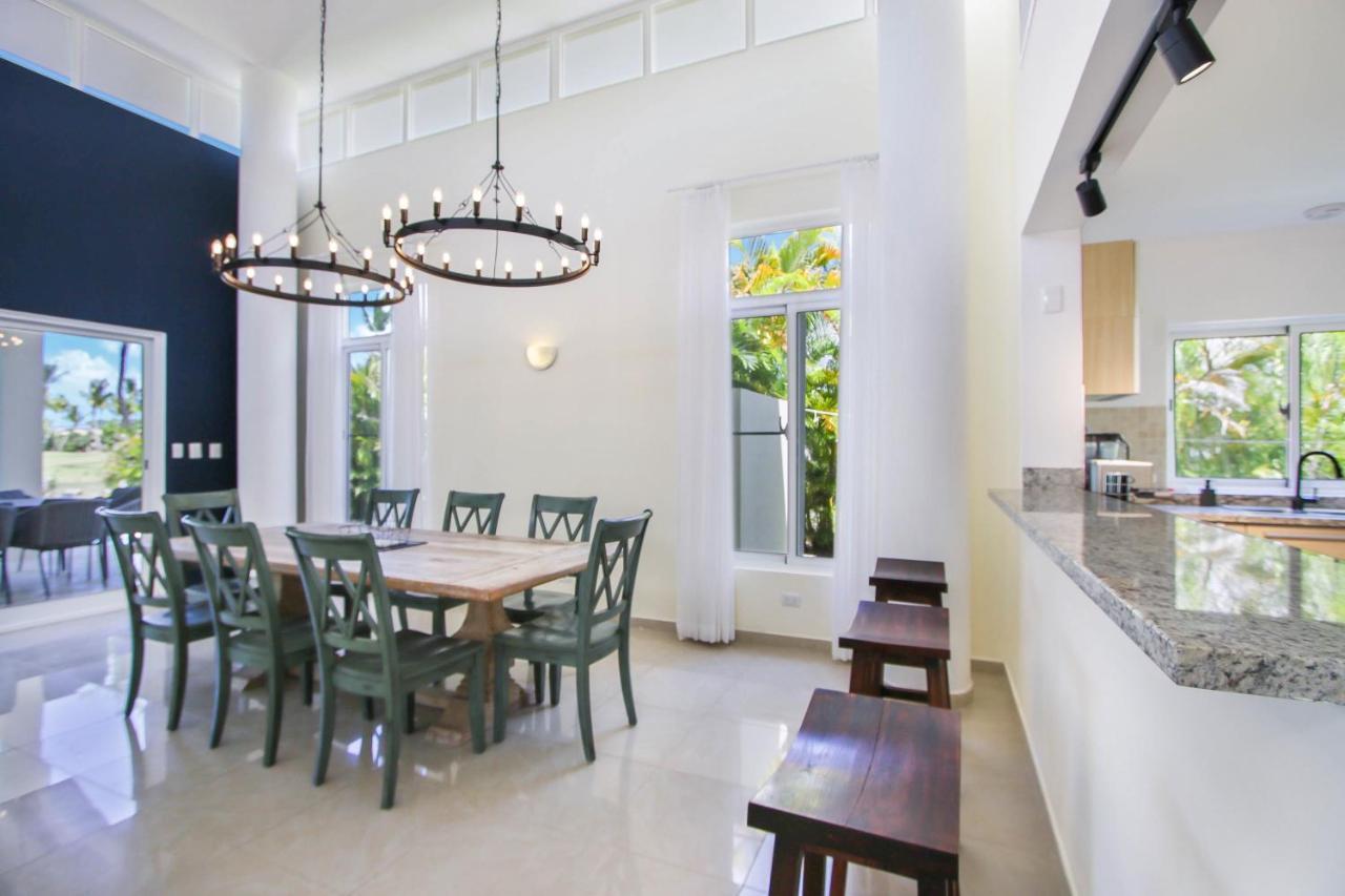Stunning 3-bedroom With Pool, Jacuzzi And Maid Near Bavaro Villa *