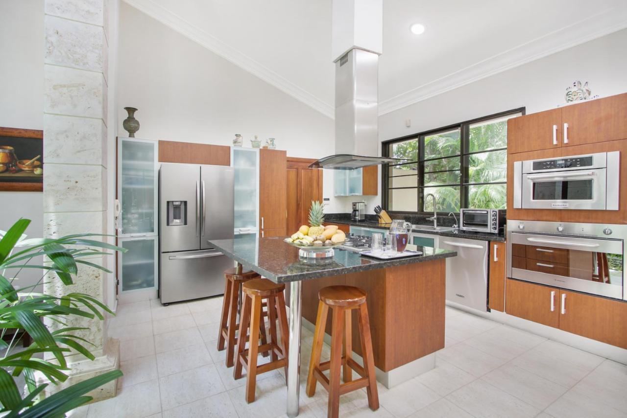 Spacious 4 Bedroom With Pool, Touring Cart & Maid Villa