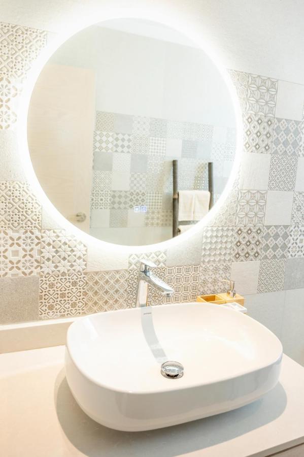 Aqua Esmeralda Luxury Front