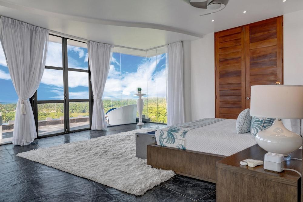 Casa Esferica 4*