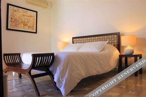 Colonial Hotel 3*