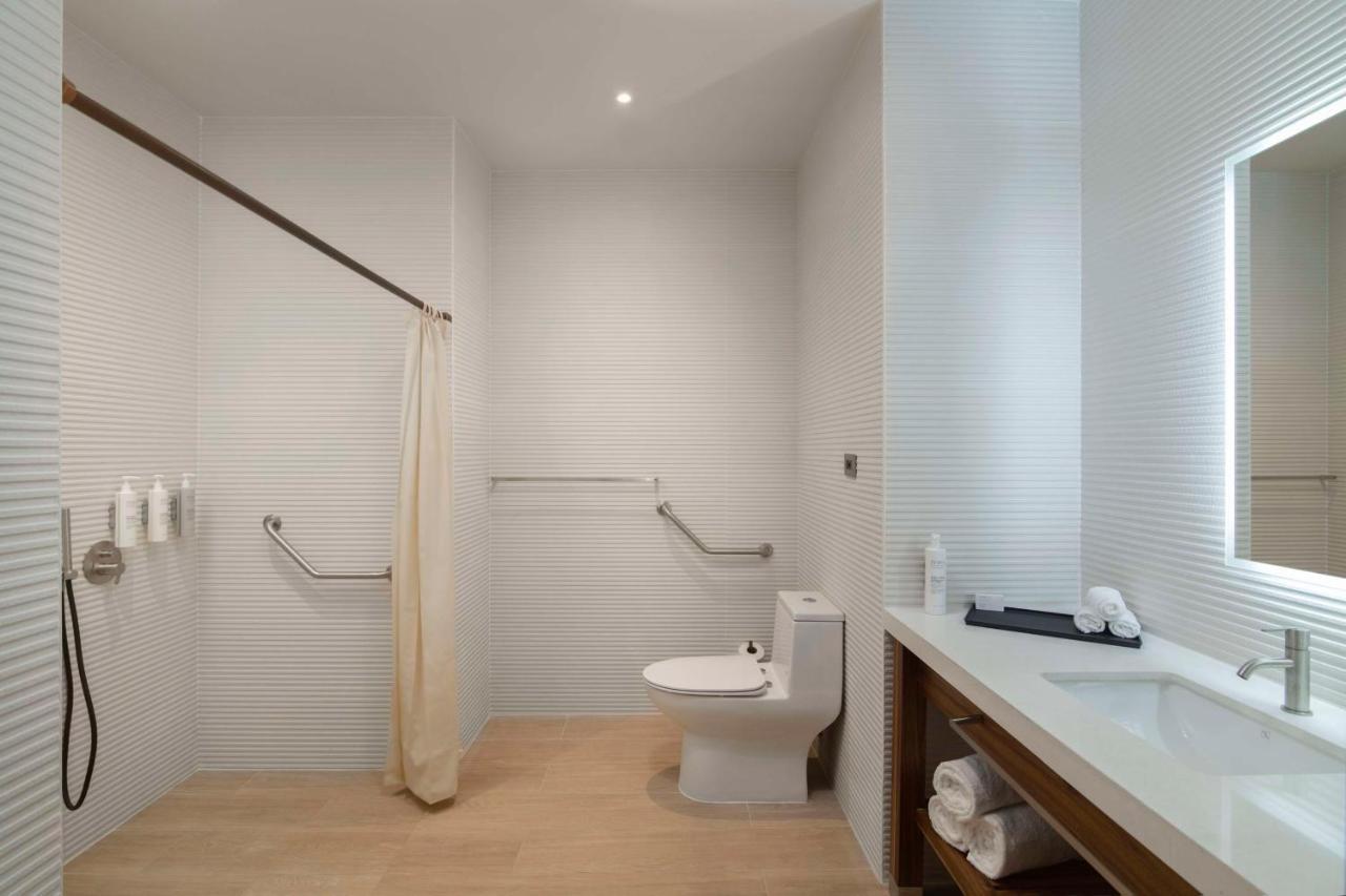 Hilton Garden Hotel 3*