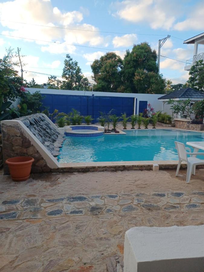 Dona Mayra Aparta Aparthotel *