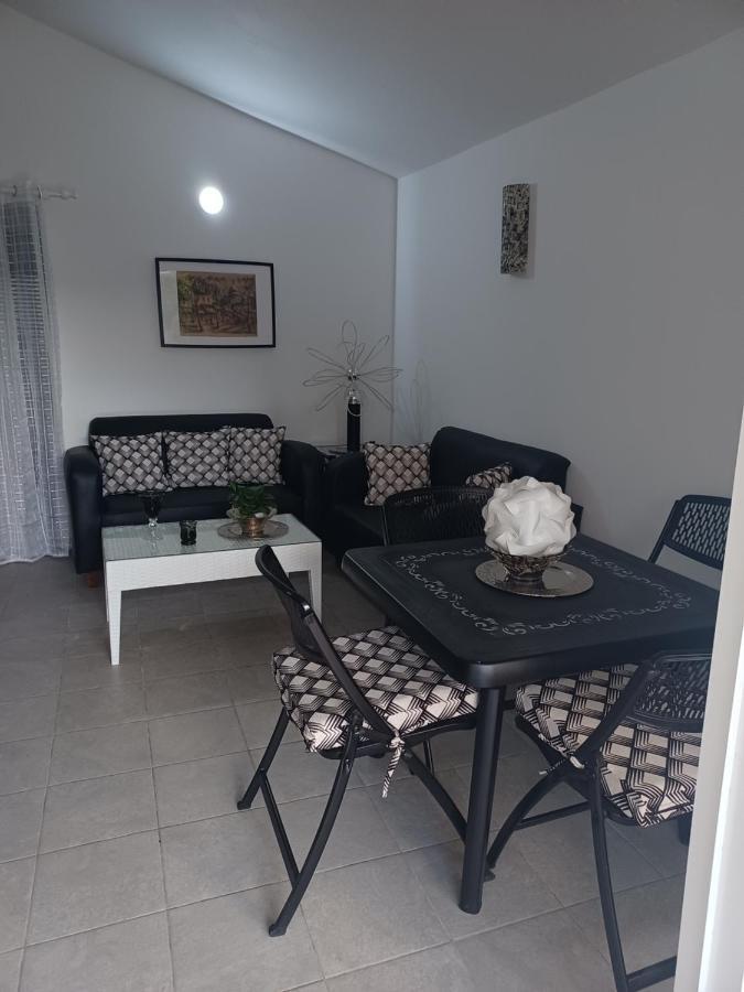 Dona Mayra Aparta Aparthotel *