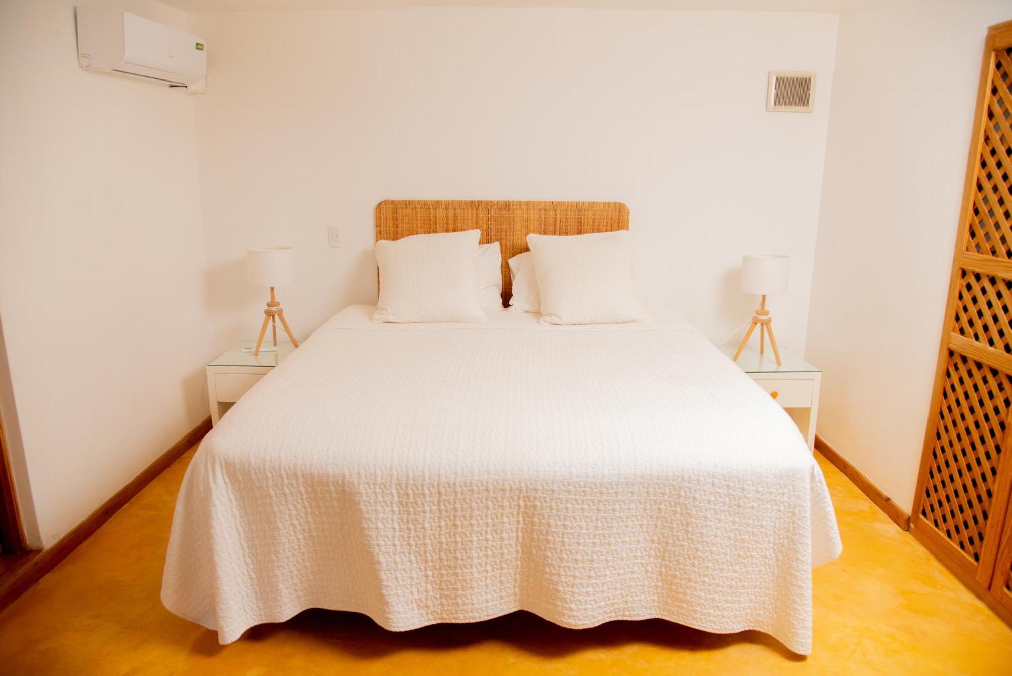Jasmine La Playita - Ocean Front Apartment