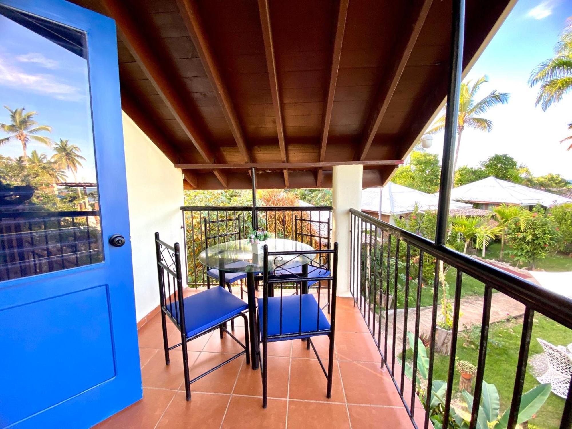 Arena Oceanview & La Terraza Restaurant Hotel