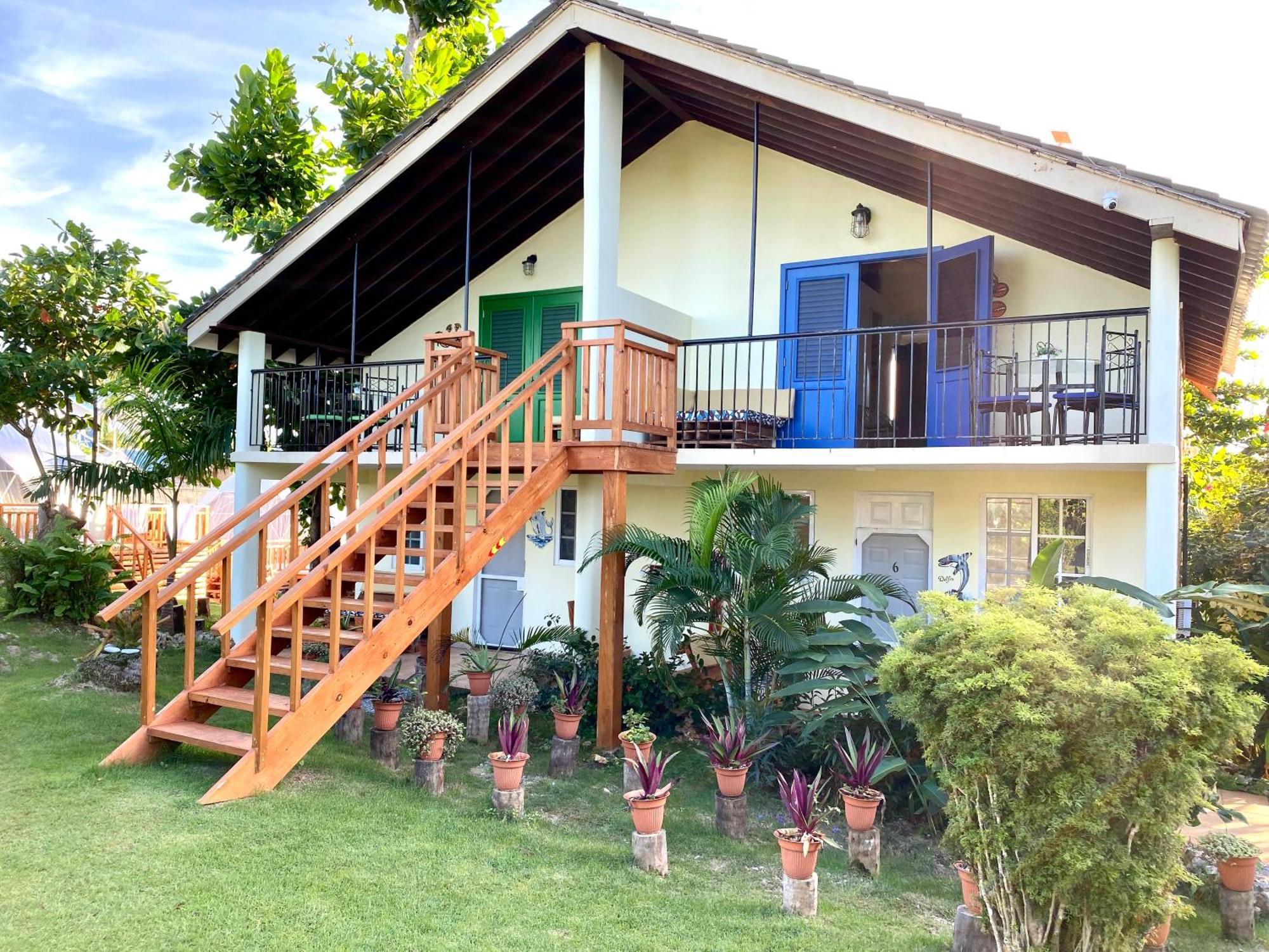Arena Oceanview & La Terraza Restaurant *