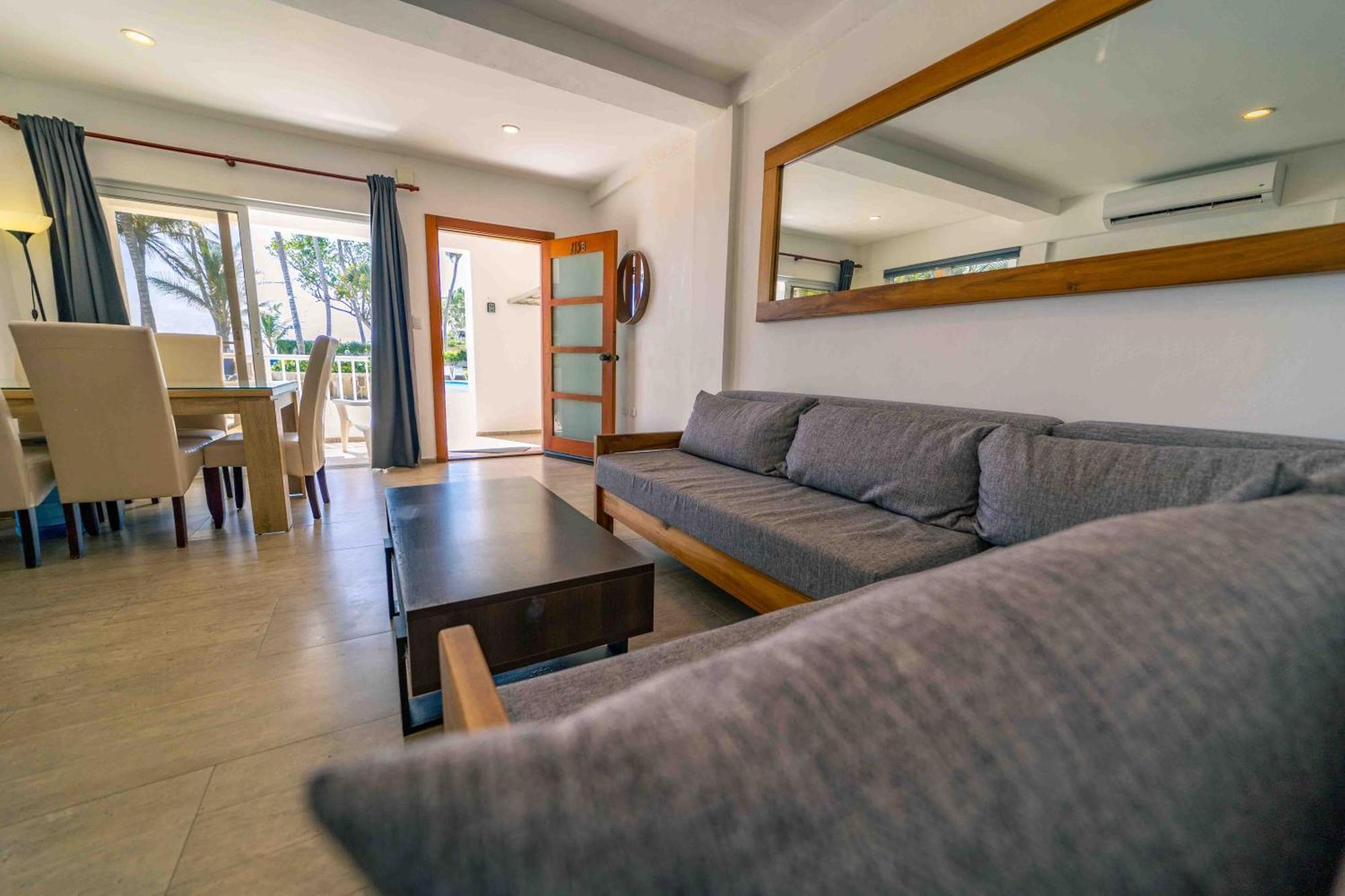 Apartment Kite Oceanfront 1st Row Two Bedrooms And Patio *