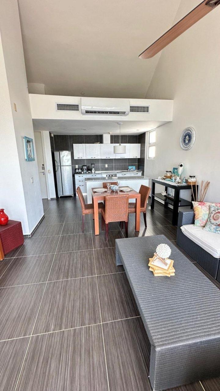 Vista Mare Ocean View Floor Condo, Aparthotel Samana