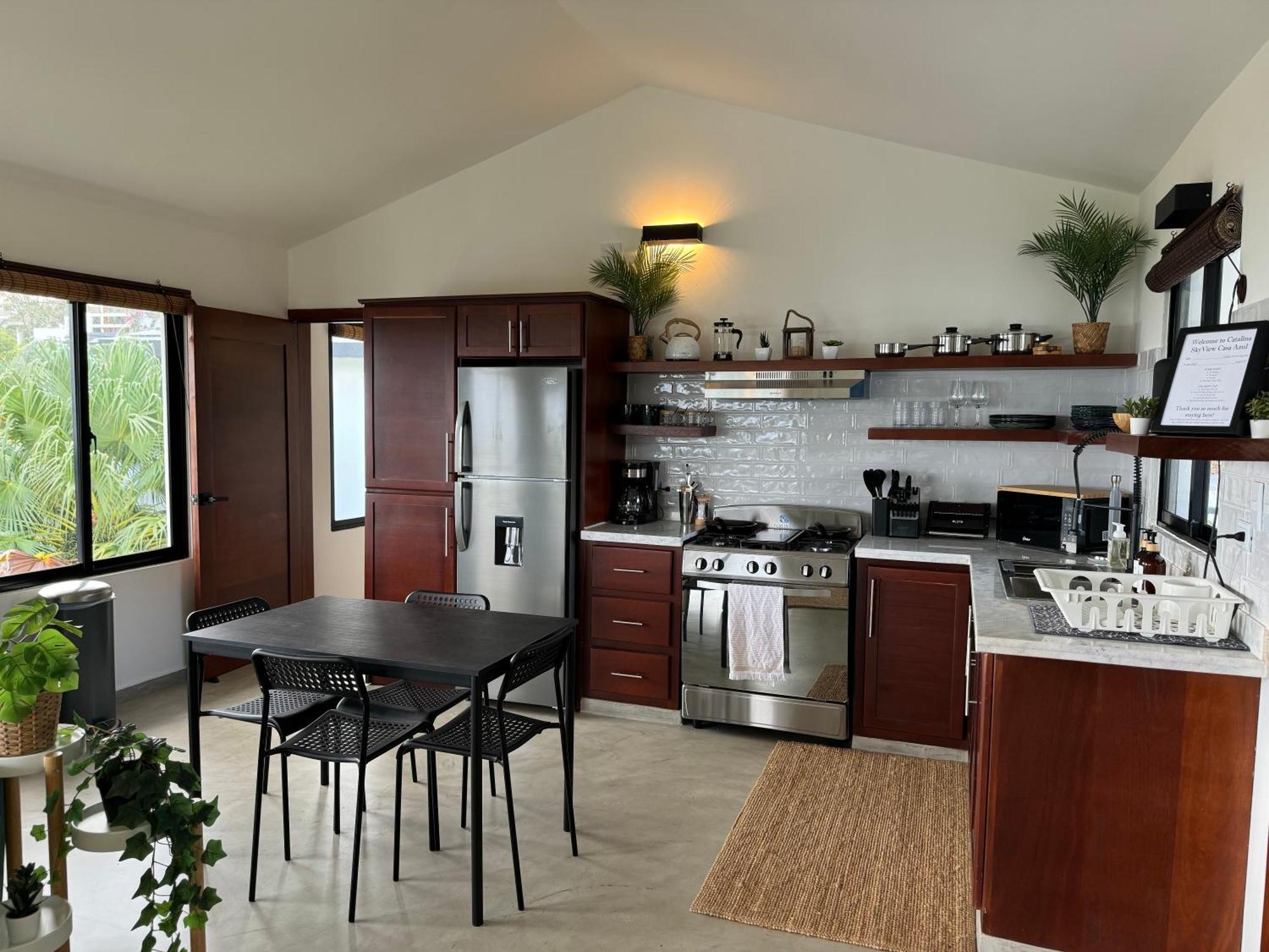 Catalina, Oceanview Multi 2 Bd 2 Bath Units With Balcony And Pool *
