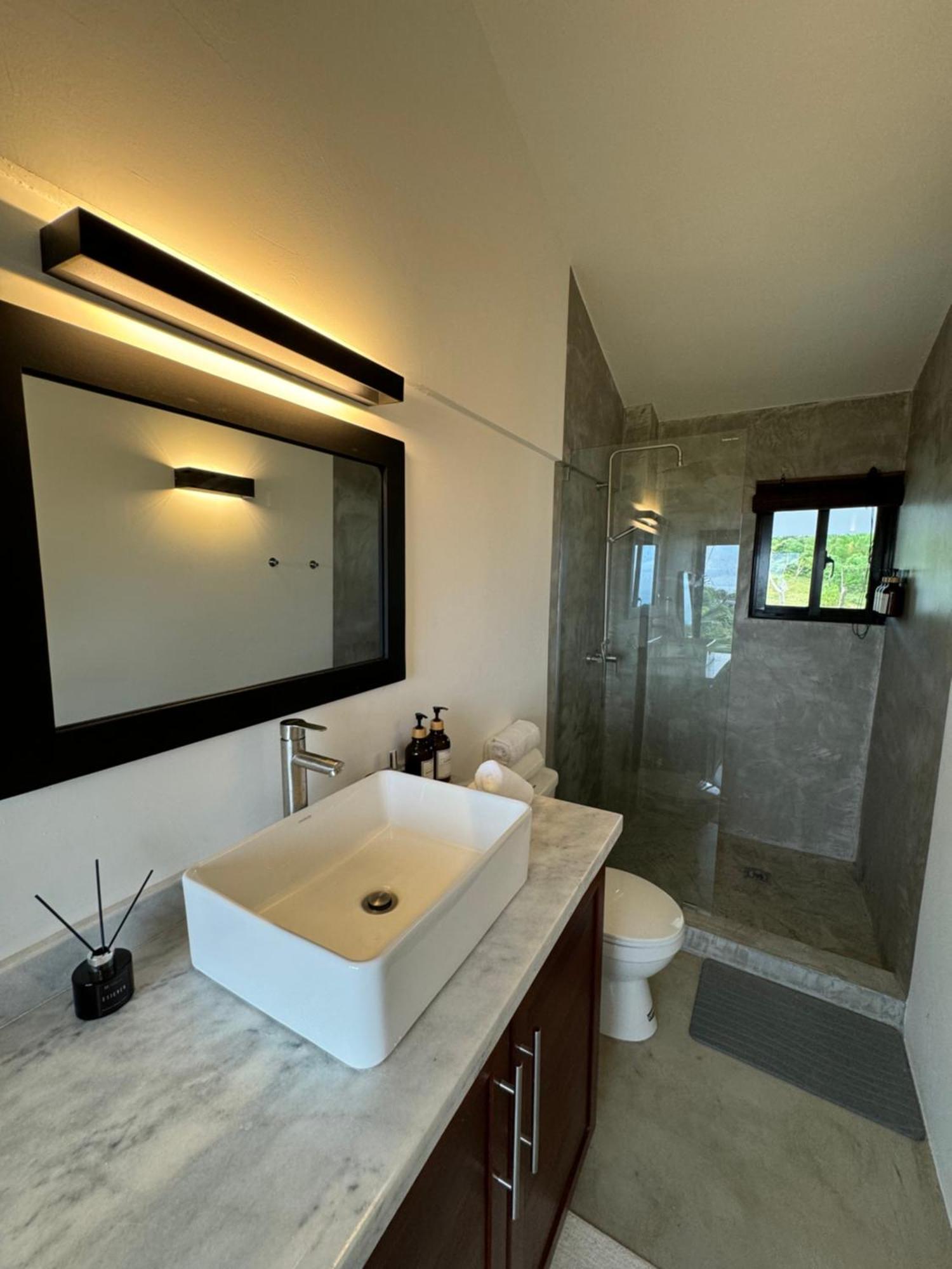 Apartment Catalina, Oceanview Multi 2 Bd 2 Bath Units With Balcony And Pool