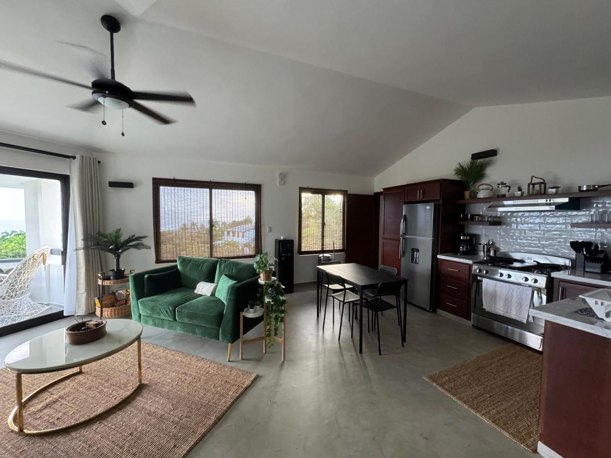 Catalina, Oceanview Multi 2 Bd 2 Bath Units With Balcony And Pool Apartment Cabrera