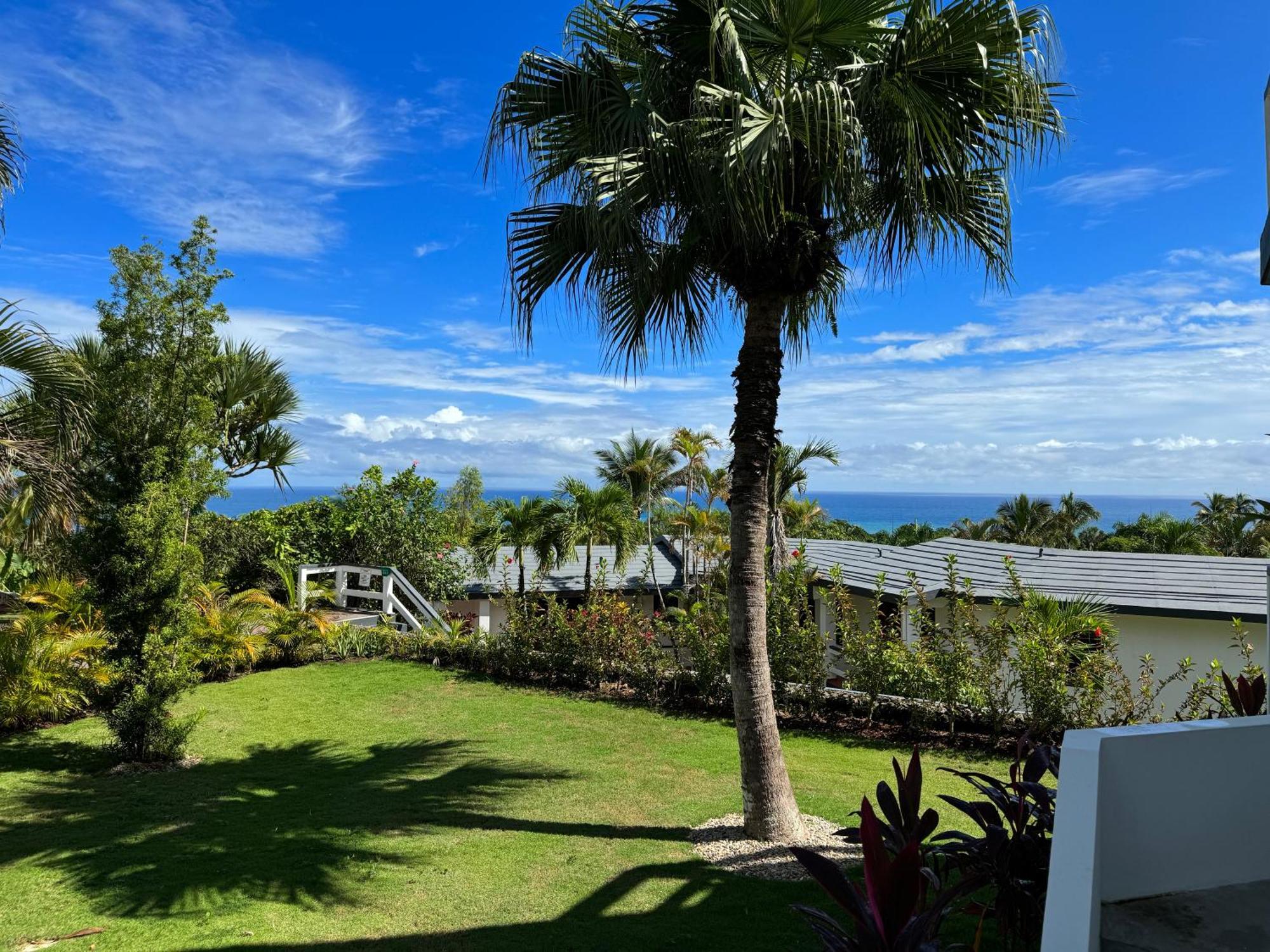 Catalina, Oceanview Multi 2 Bd 2 Bath Units With Balcony And Pool Cabrera