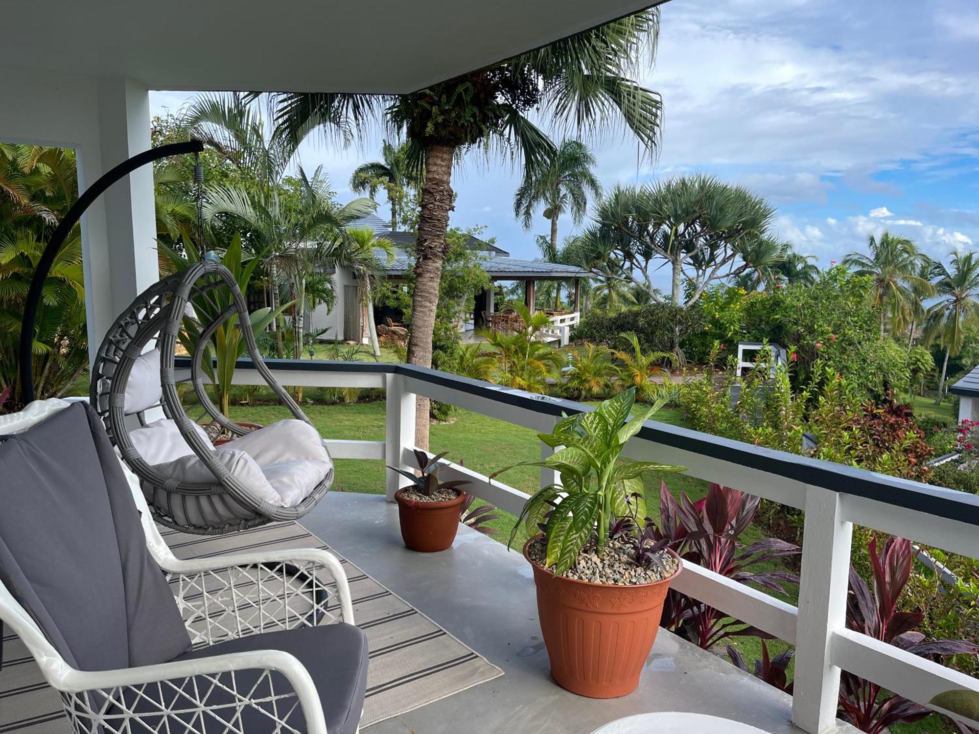 Apartment Catalina, Oceanview Multi 2 Bd 2 Bath Units With Balcony And Pool