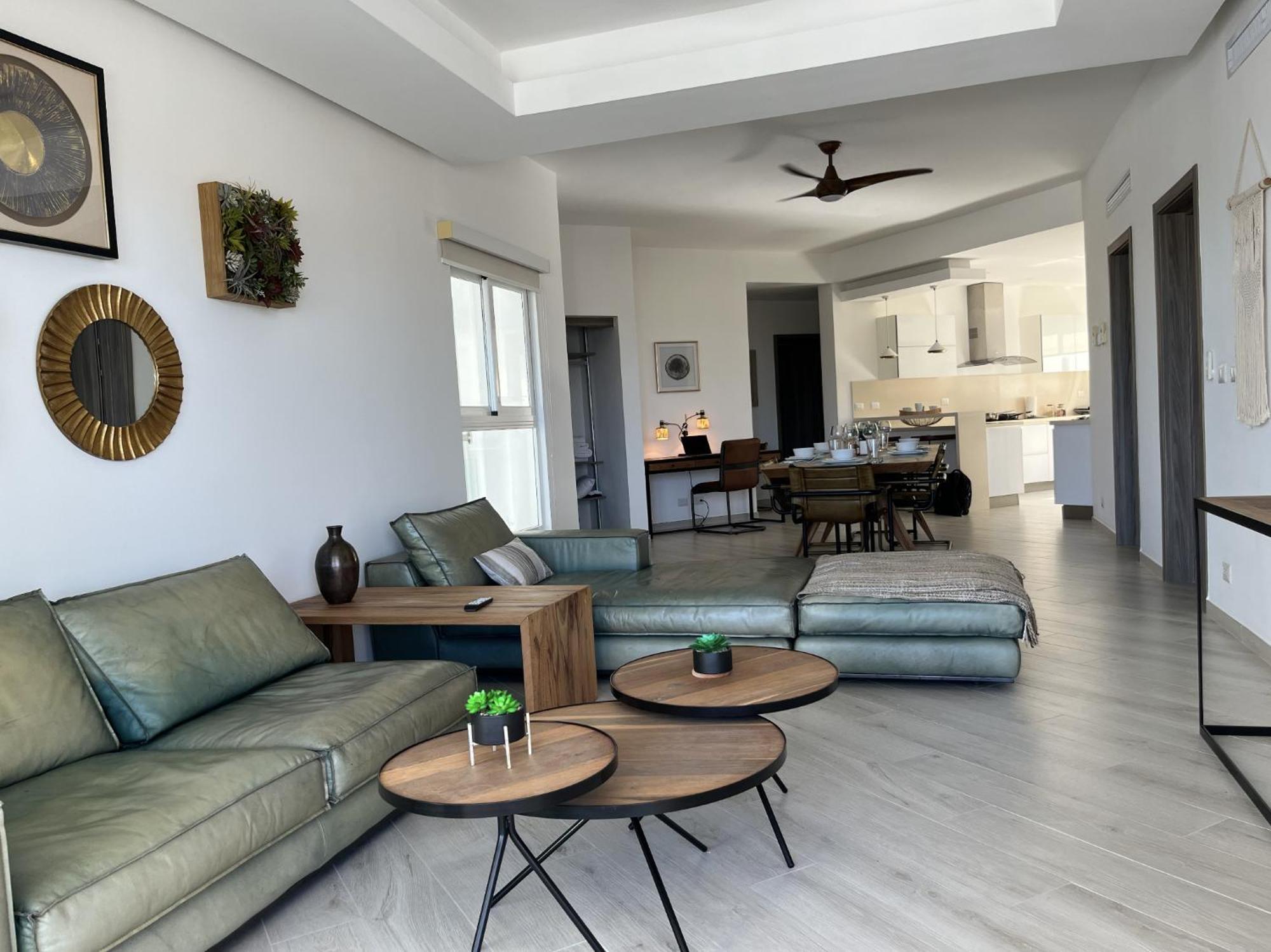 Amazing 3 Bedroom With Ocean Views Apartment
