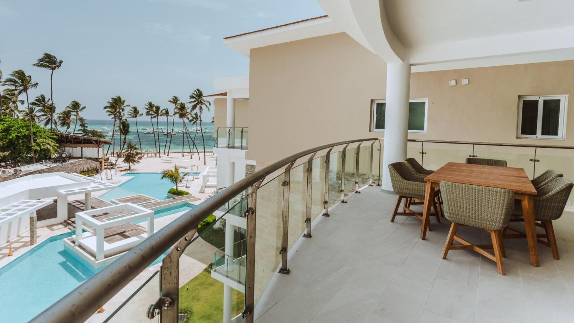 Apartment Amazing 3 Bedroom With Ocean Views *