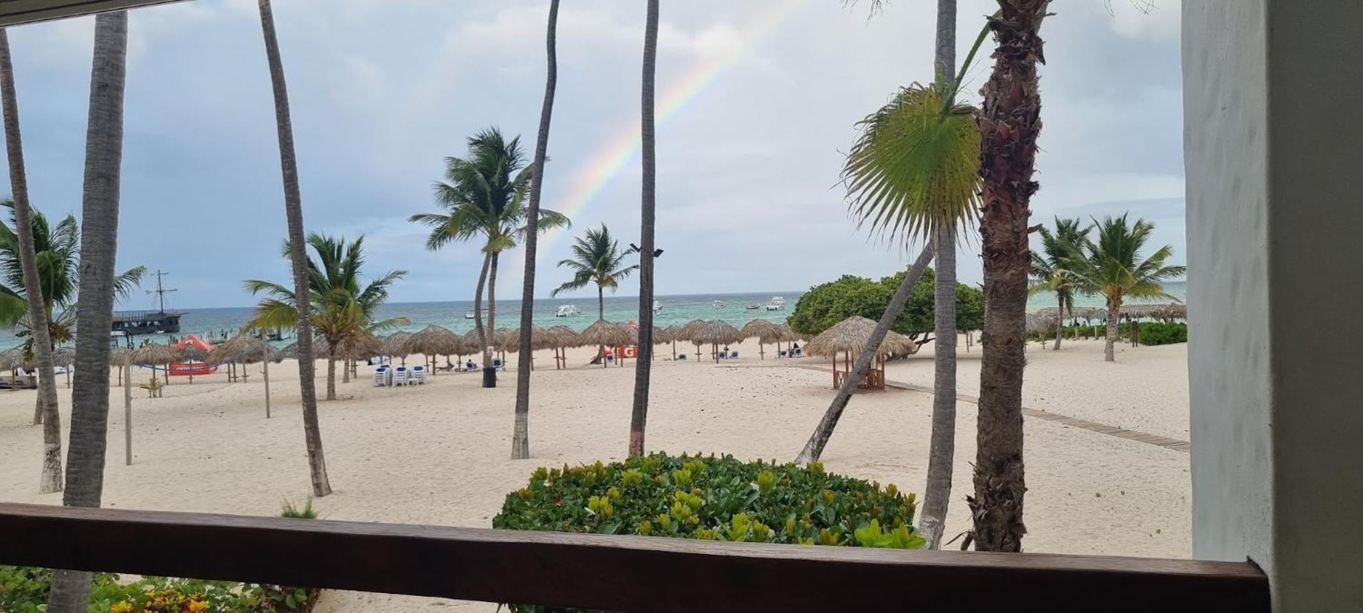 Stanza Mare: Beachfront Bavaro With Private Apartment