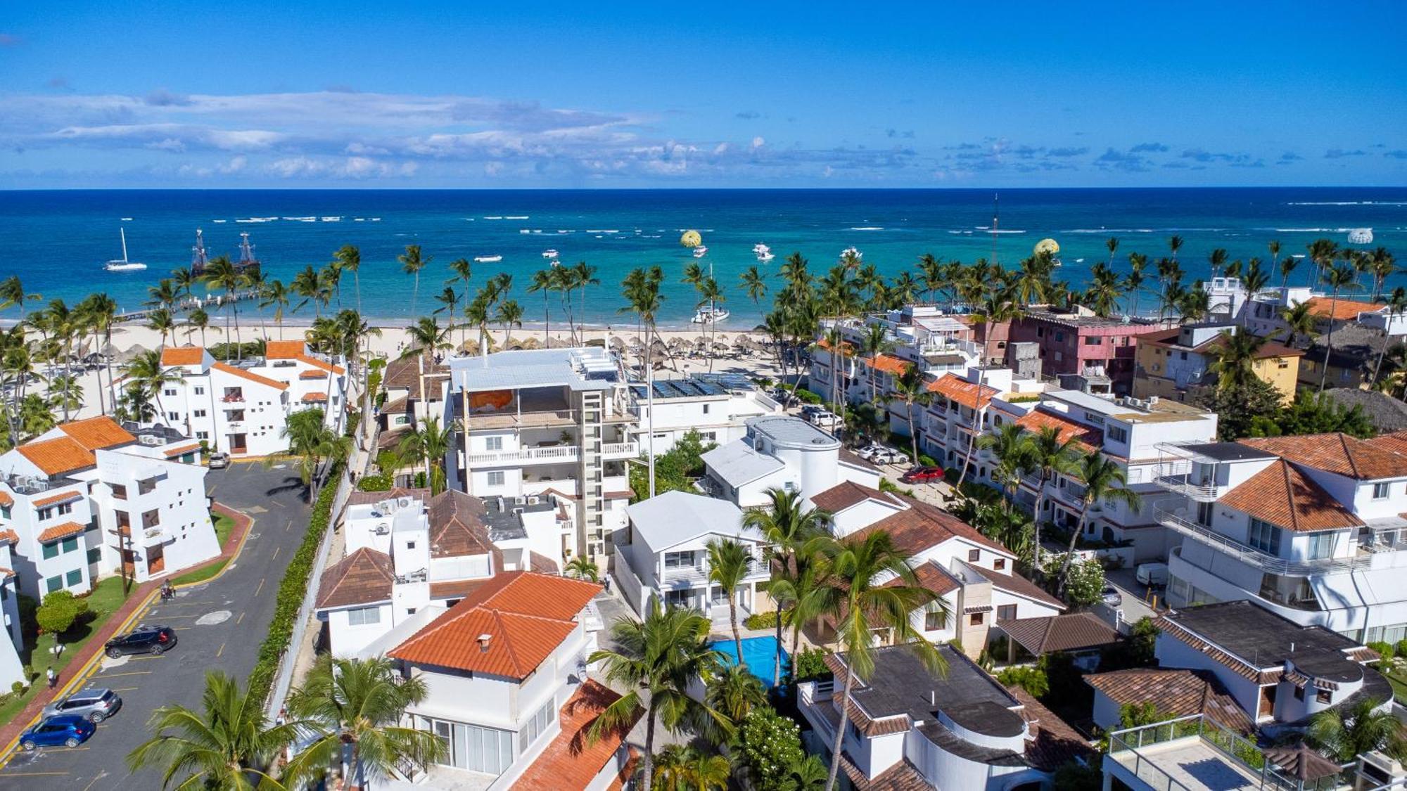 Villa Huge 8-bedroom With Private Pool - Corales *