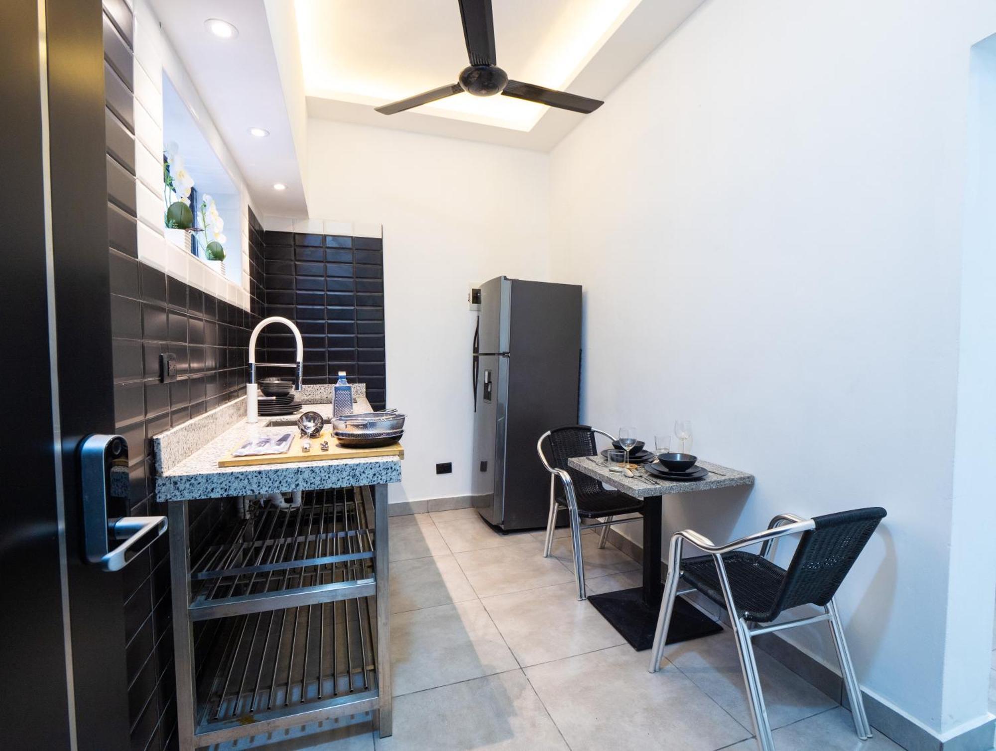 Hotel Instyle Residences At Rizz *