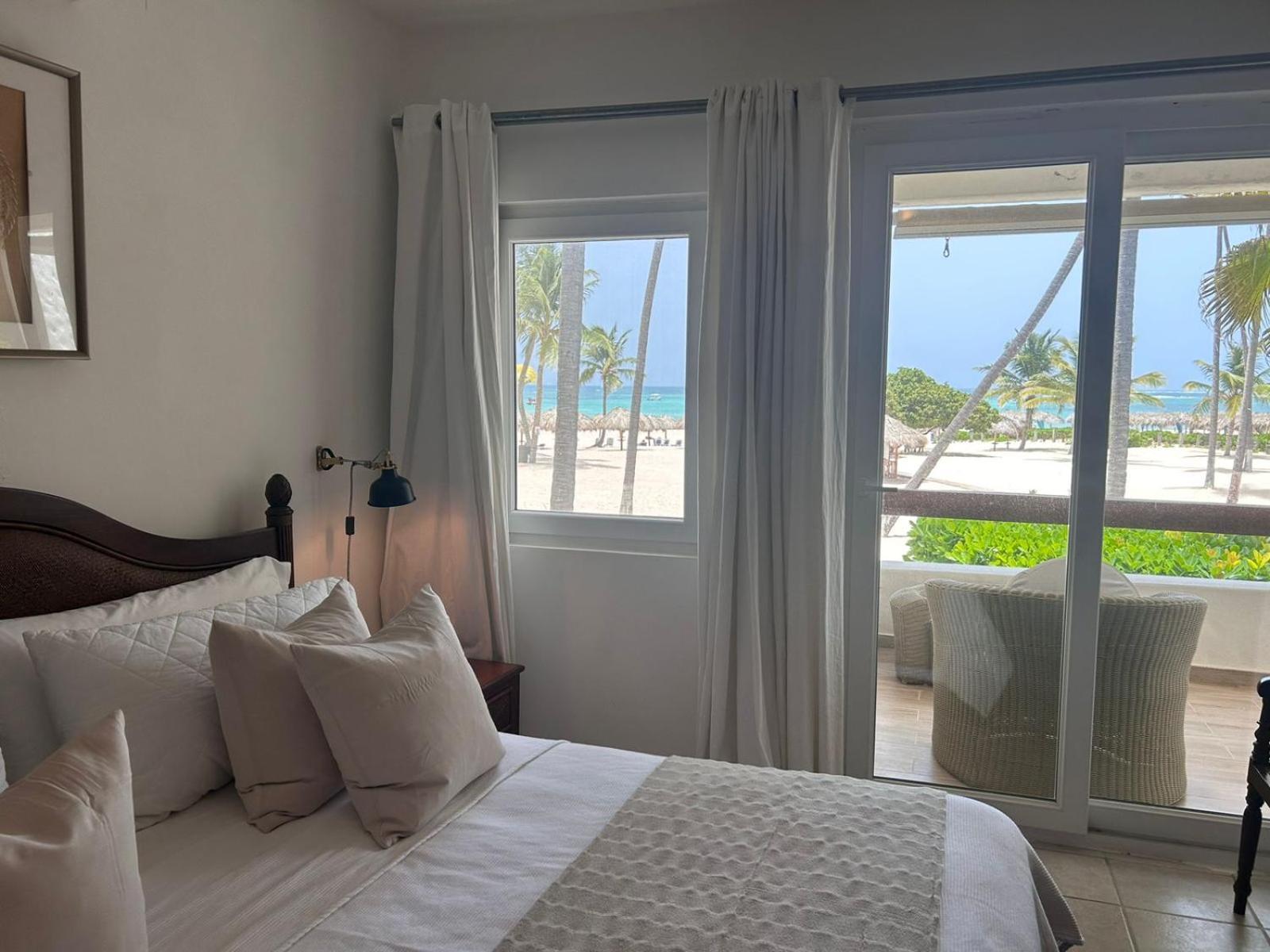 Stanza Mare: Beachfront Bavaro With Private