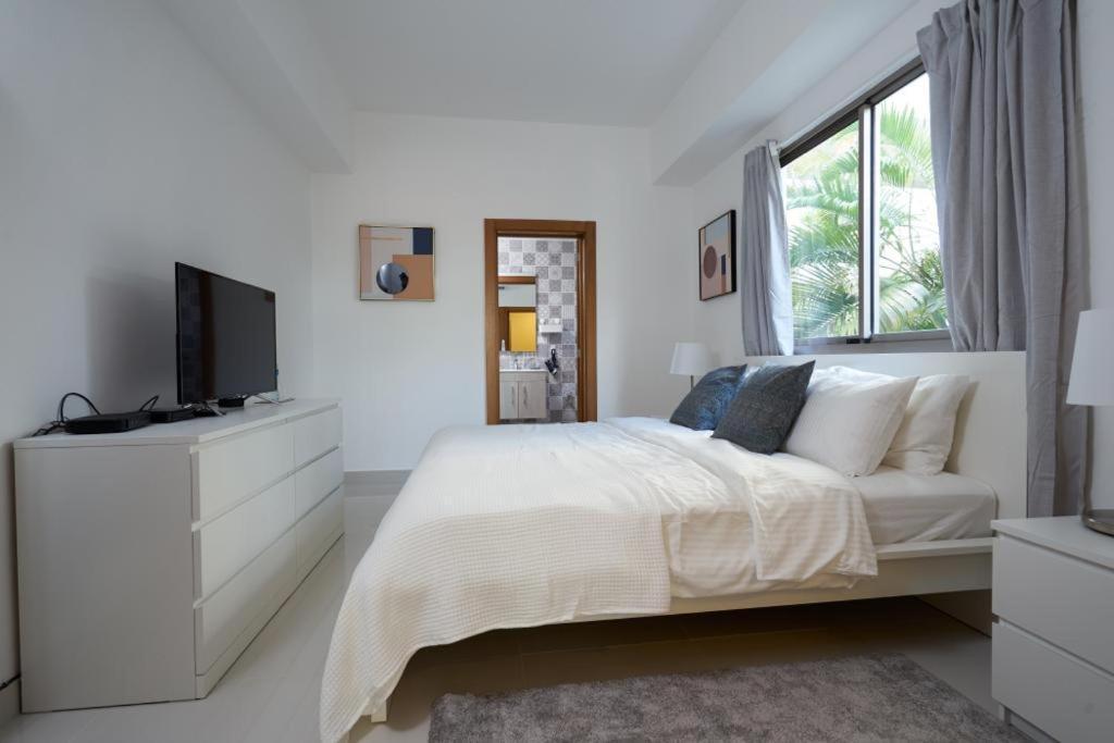 Escape Apartment, Balcony, Pool & Gym In La Julia *