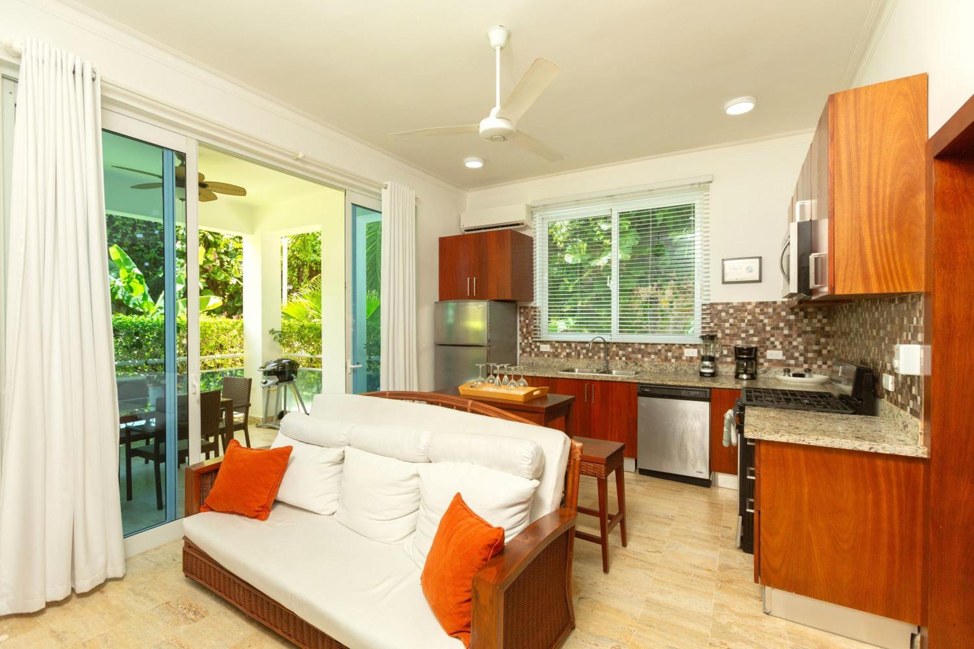 Apartment At Grand Laguna By Calisto *
