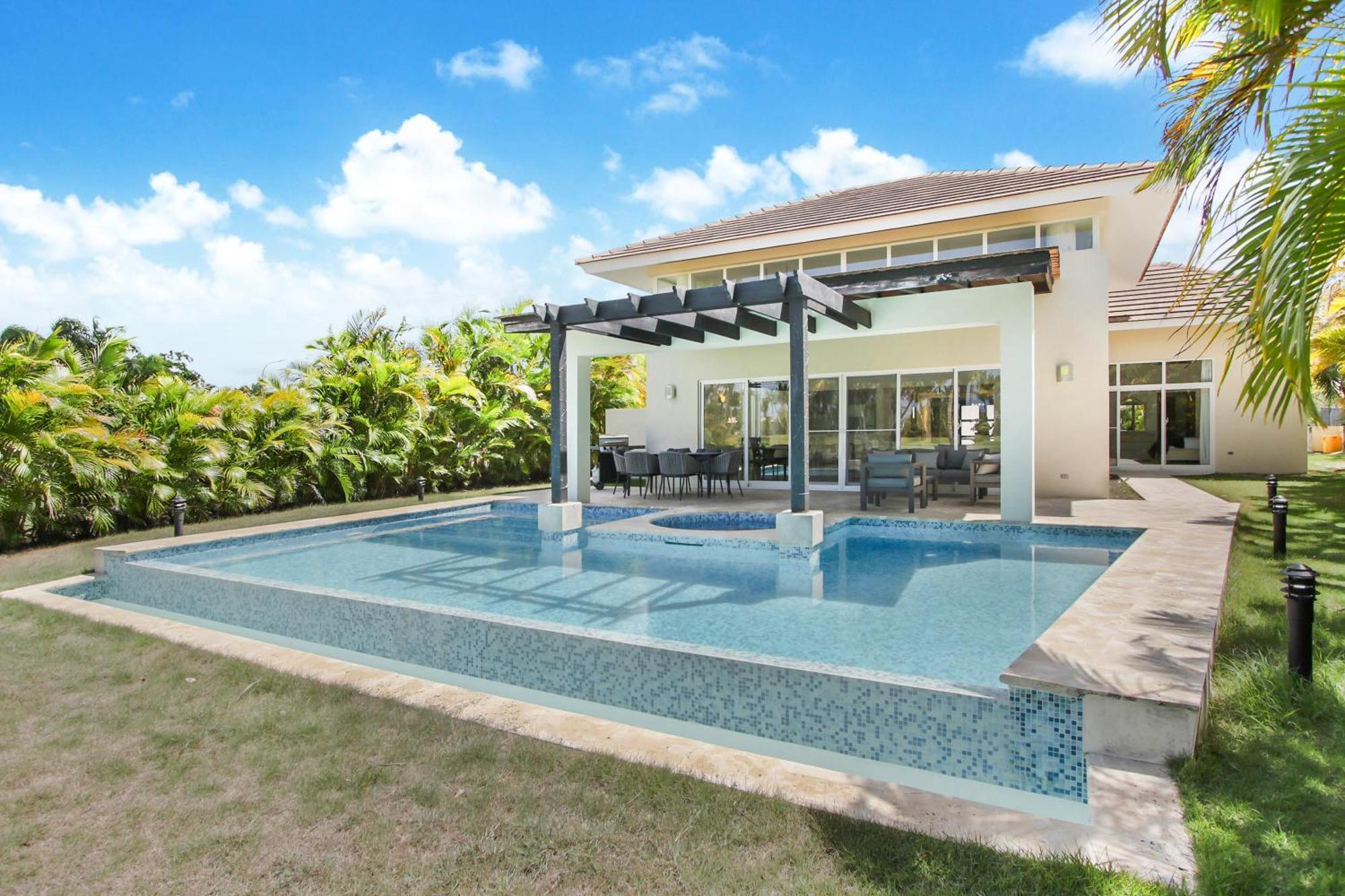 Villa Stunning 3-bedroom With Pool, Jacuzzi And Maid Near Bavaro *